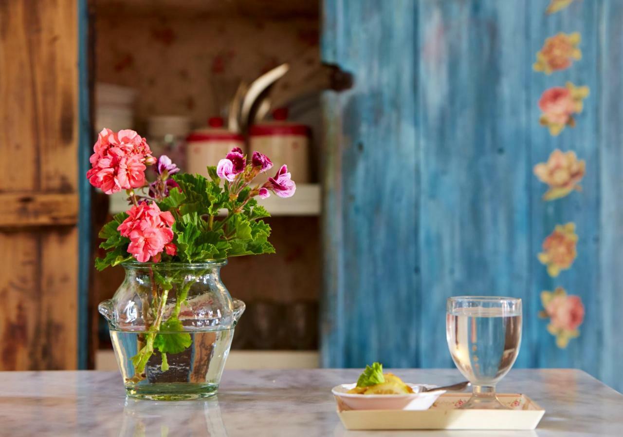 Flower And Crafts - The Eco Nature House Monolithos  Exterior photo